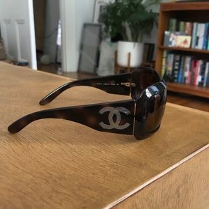 CHANEL Sunglasses with Leather Case